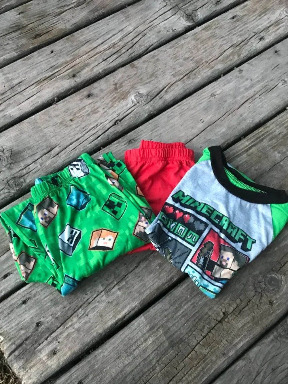 Minecraft Pajama Set Boys Size 10 - Short Sleeve Shirt, Green Pants, Red Shorts